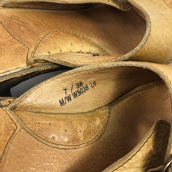 Born Women’s Tan Block Heel Sandals Size 7M - Picture 12 of 13